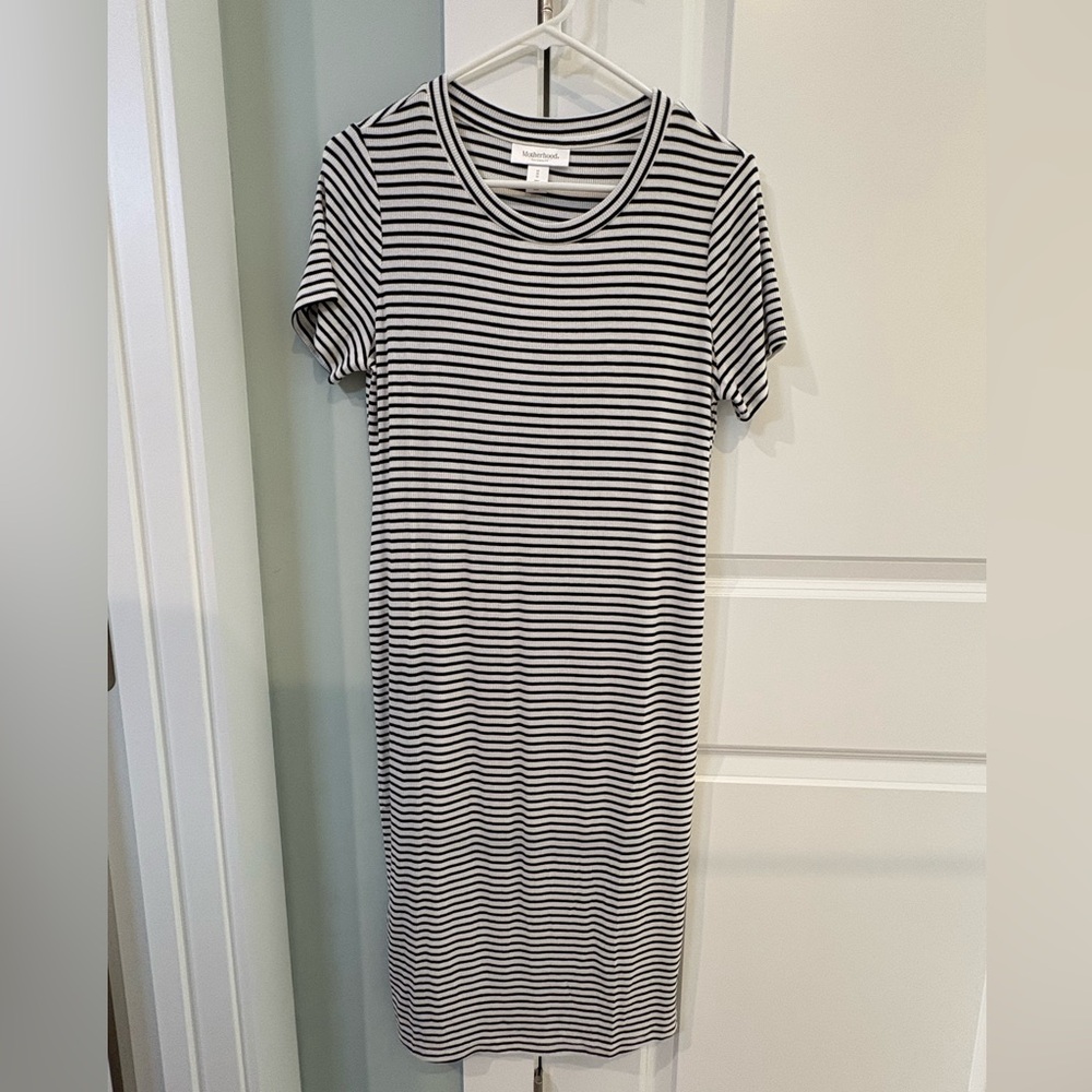 Motherhood Maternity Black and White Short Sleeve Ribbed Midi Dress